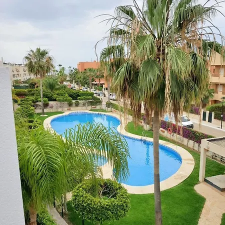 ¡bajo Precioso Con Salida Directa A La Piscina Comunitaria En Paraiso De Vera! *