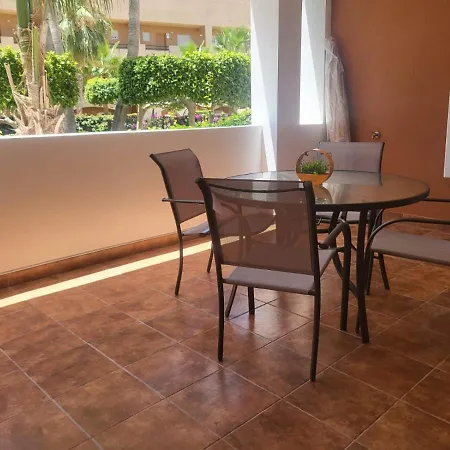 ¡bajo Precioso Con Salida Directa A La Piscina Comunitaria En Paraiso De Vera!