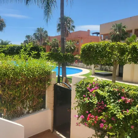 ¡bajo Precioso Con Salida Directa A La Piscina Comunitaria En Paraiso De Vera! Vera