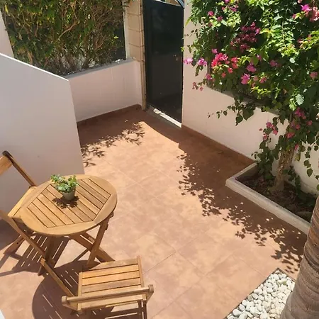 ¡bajo Precioso Con Salida Directa A La Piscina Comunitaria En Paraiso De Vera! Vera