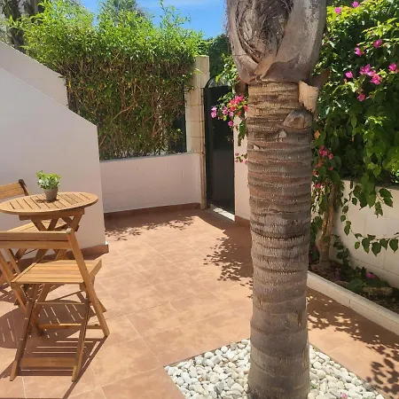 ¡bajo Precioso Con Salida Directa A La Piscina Comunitaria En Paraiso De Vera! *