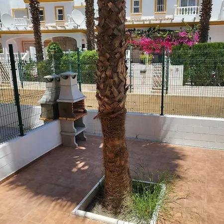 ¡bajo Precioso Con Salida Directa A La Piscina Comunitaria En Paraiso De Vera! * Vera